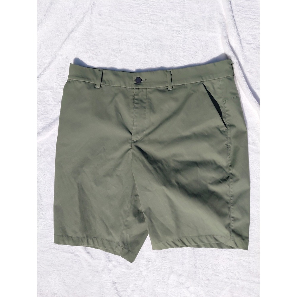 32 Degrees Cool Stretch Performance Mens 36 Shorts Army Green